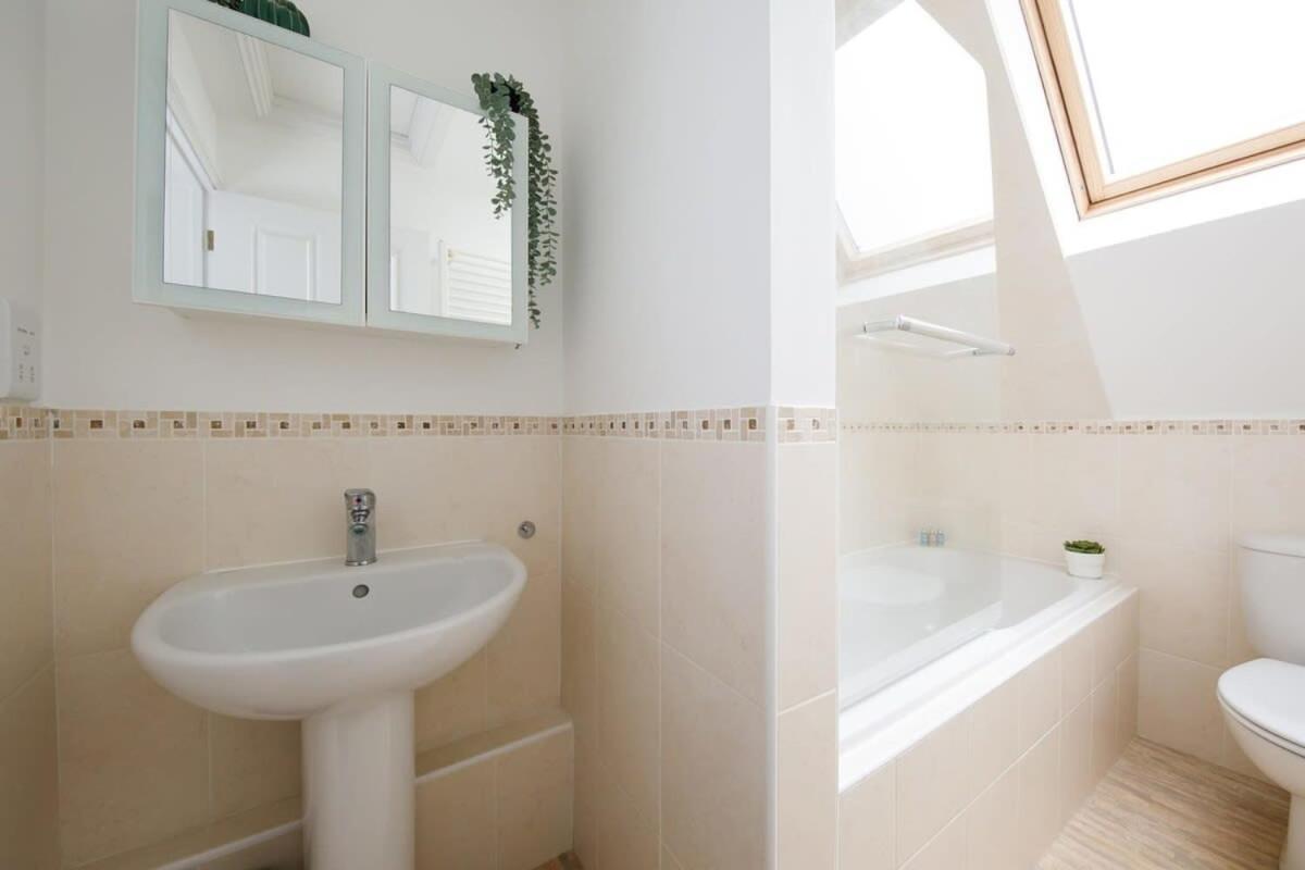 Modern & Stylish Seaside Family Home Chichester Ngoại thất bức ảnh